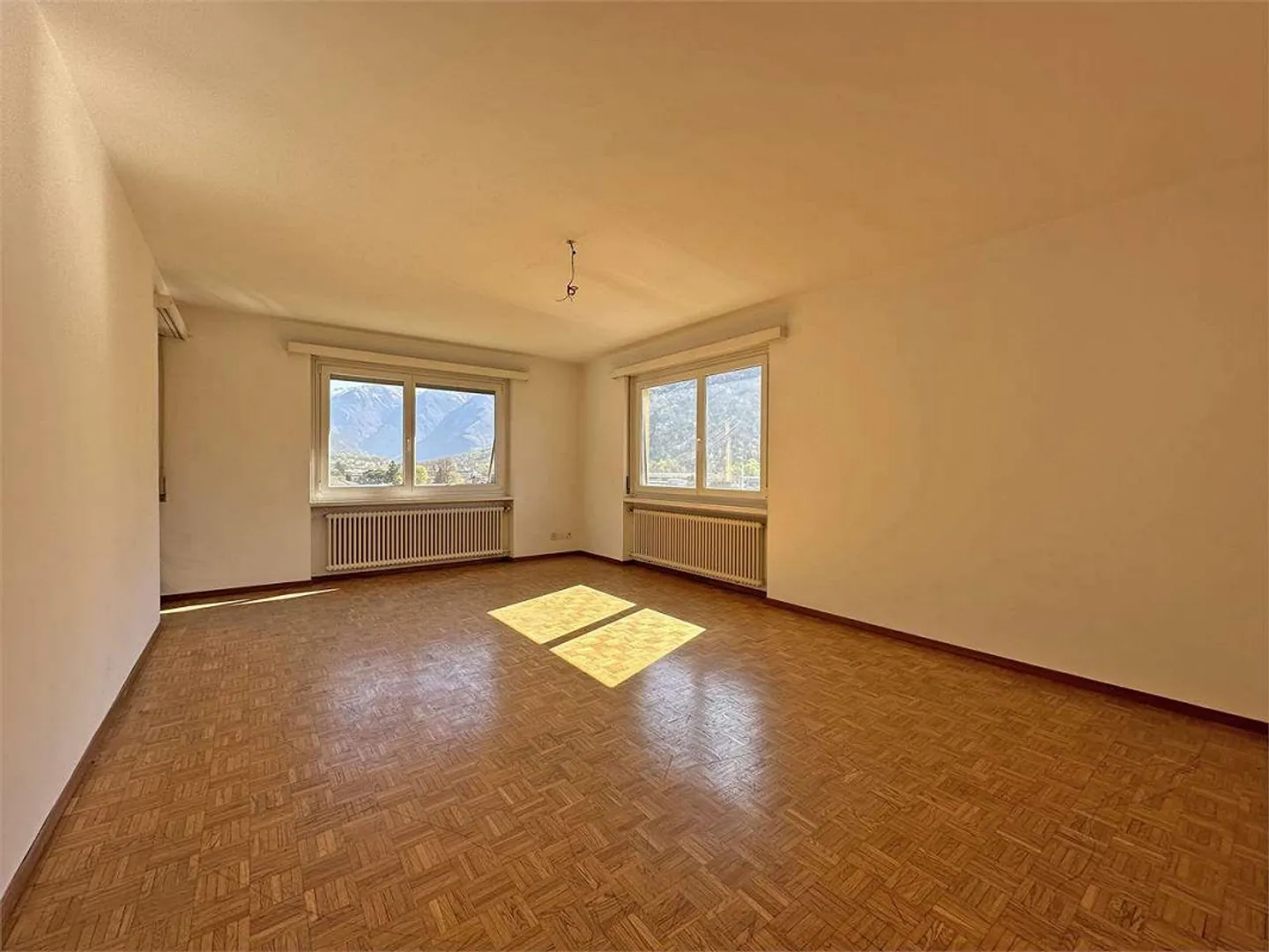 Helle 4.5 Zimmer in einem renovierten Gebäude - Foto 2 von 11