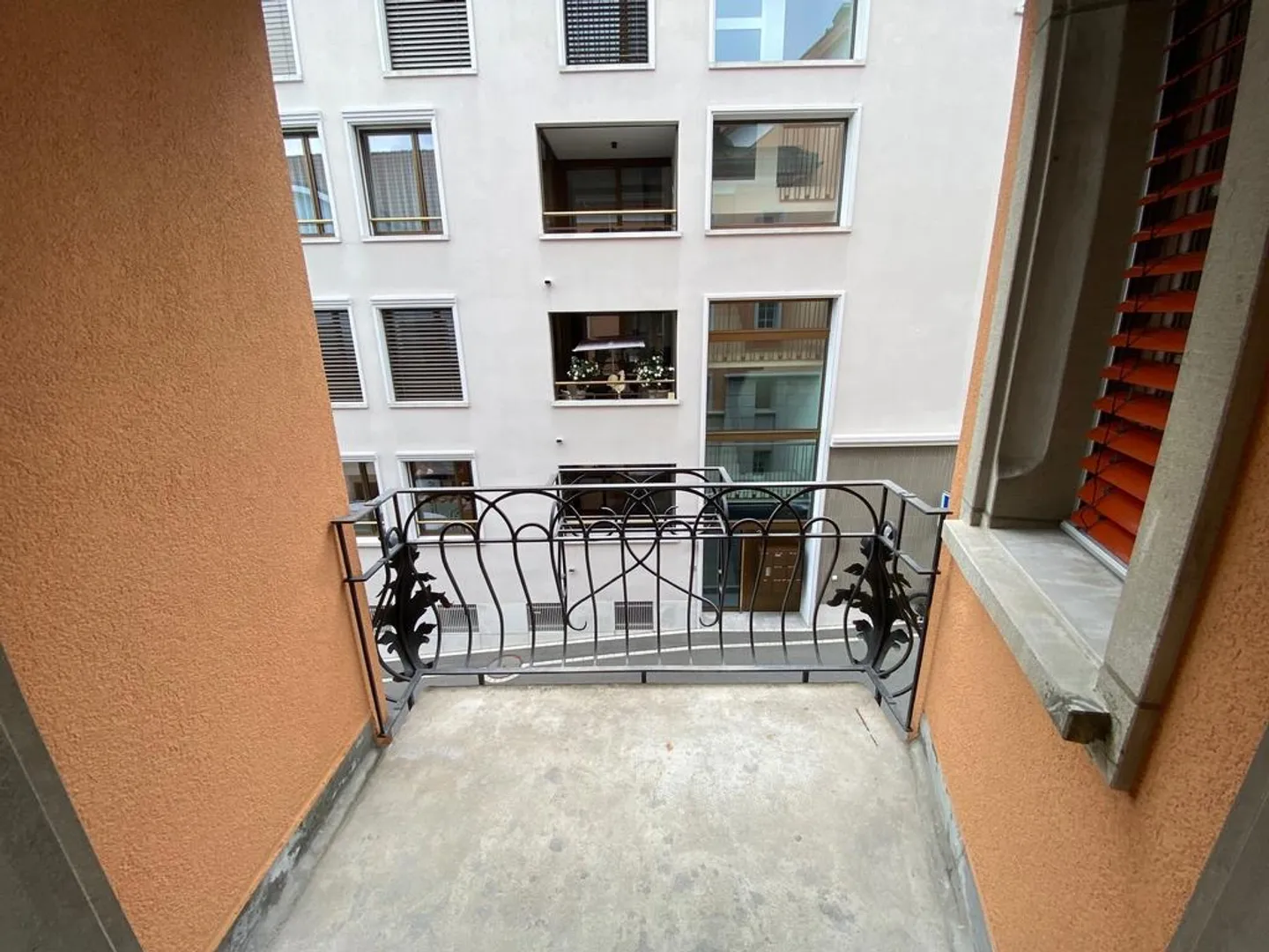 Appartamento luminoso con balcone nel centro del villaggio - Foto 5 di 8