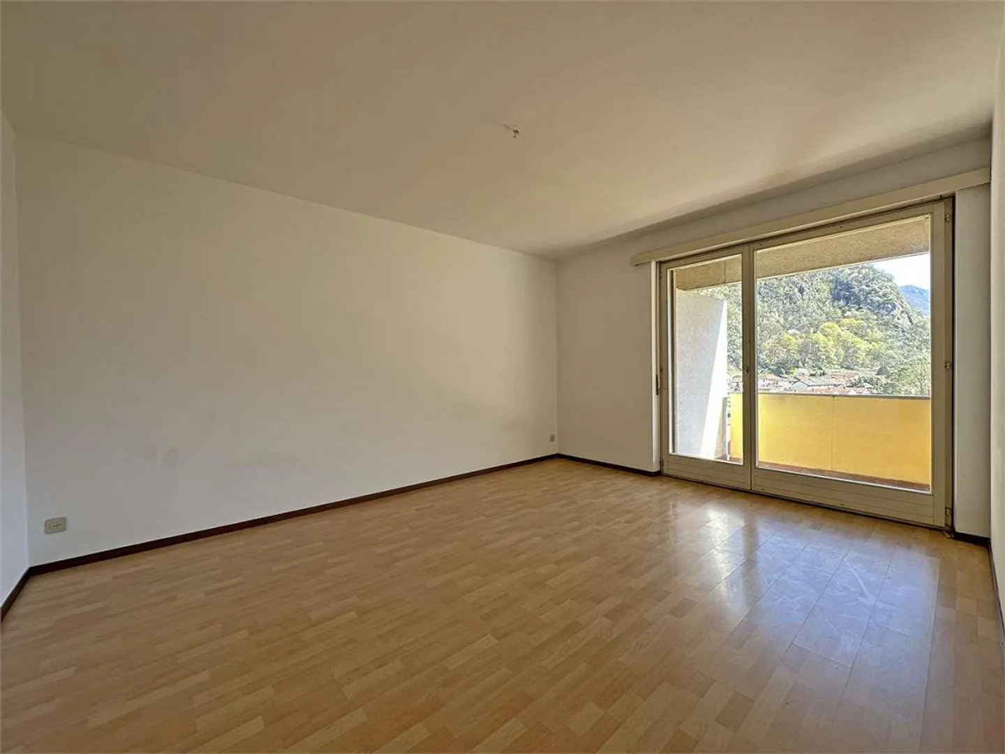 Helle 4.5 Zimmer in einem renovierten Gebäude - Foto 3 von 11