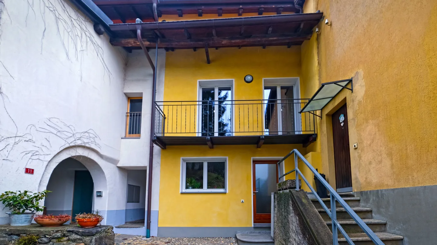 Affascinante casa unifamiliare a Taverne con charme ristrutturato - Foto 1 di 15