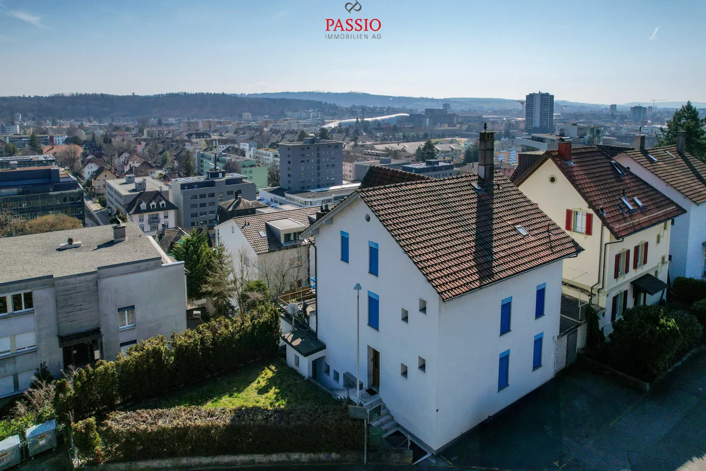 Bâtiment unique avec 3 appartements et vue imprenable - Photo 3 sur 23