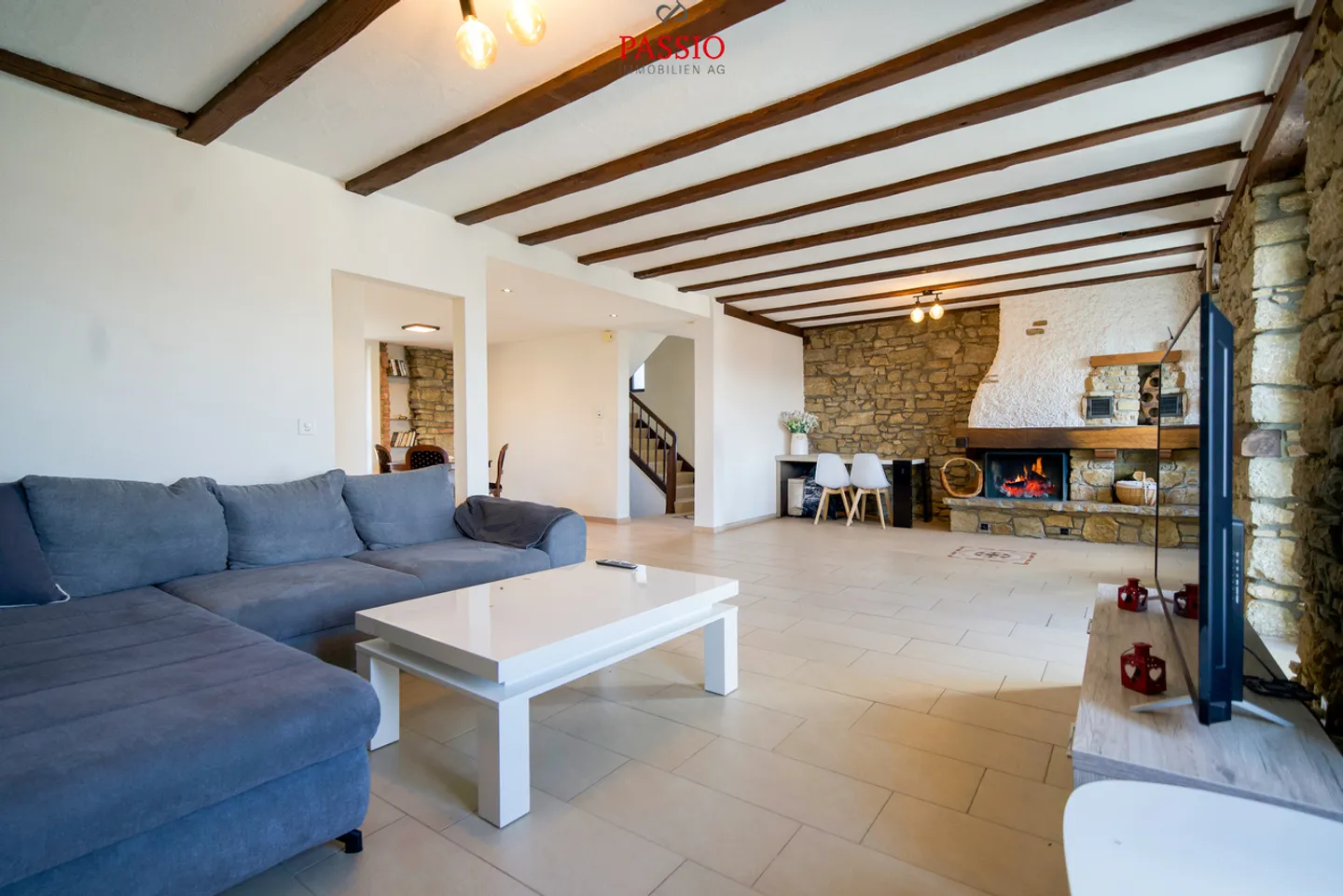 Bâtiment unique avec 3 appartements et vue imprenable - Photo 1 sur 23