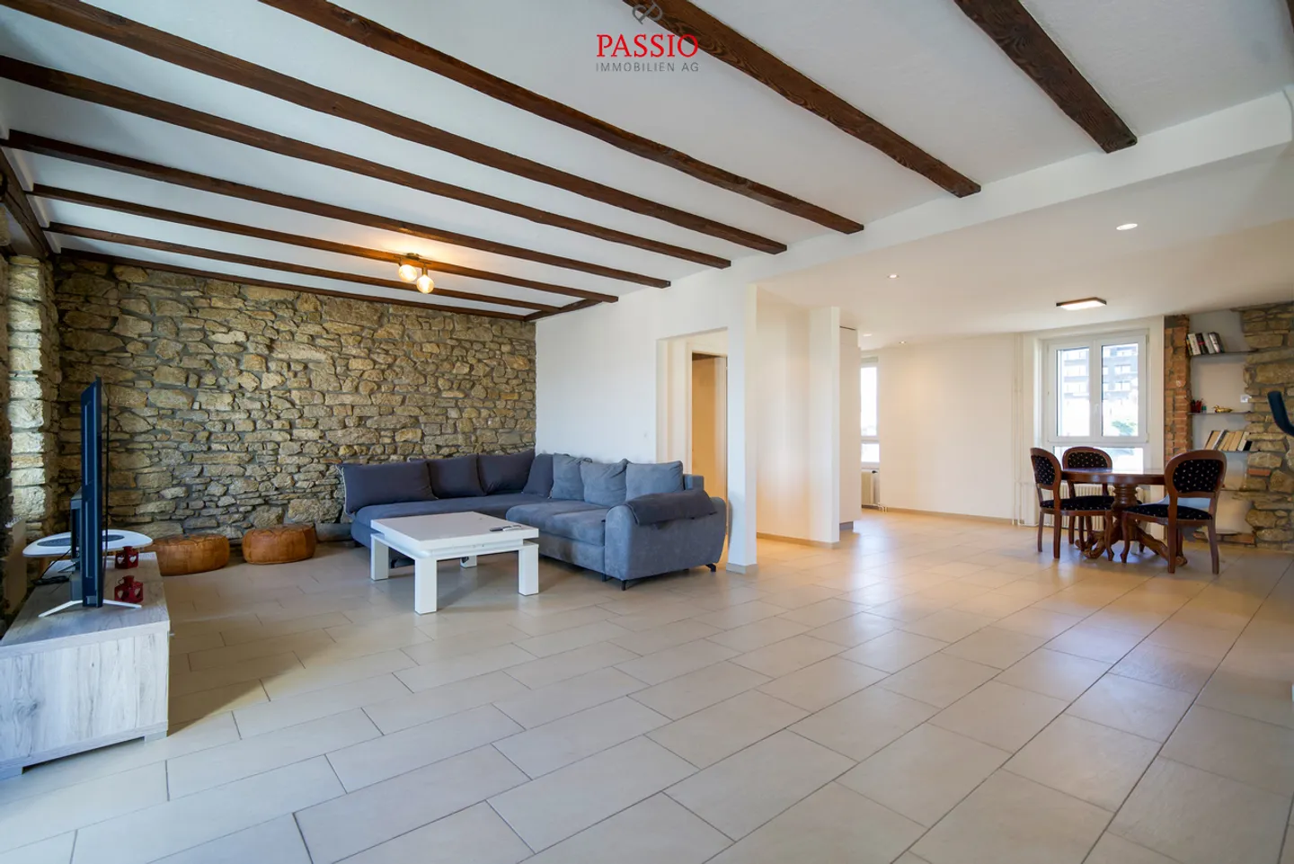 Bâtiment unique avec 3 appartements et vue imprenable - Photo 5 sur 23
