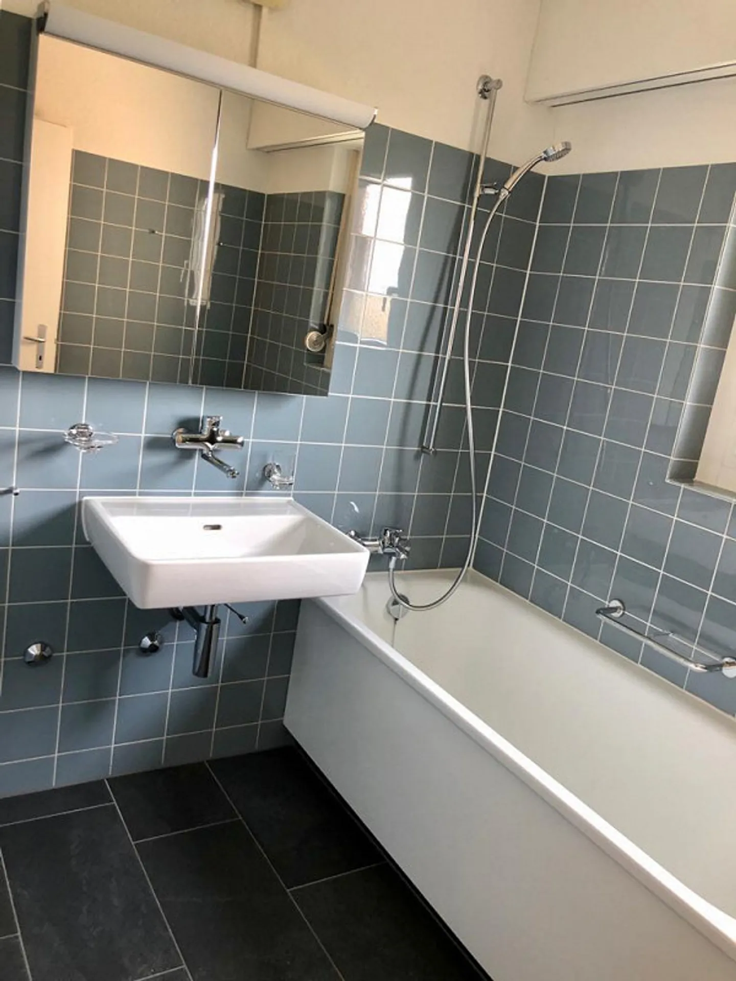 Appartamento affascinante 3.5 locali con balcone e bella vista a Lucerna - Foto 7 di 7