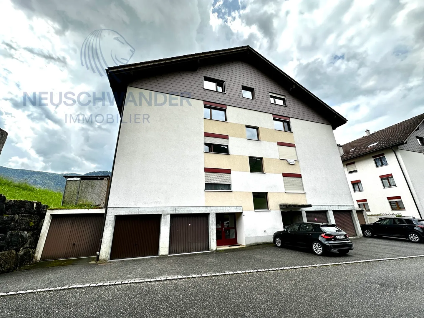 Sulle alture della città in una zona tranquilla - Foto 4 di 9