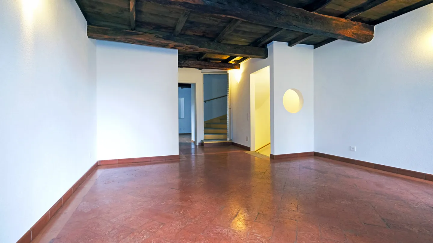 Affascinante casa unifamiliare a Taverne con charme ristrutturato - Foto 8 di 15