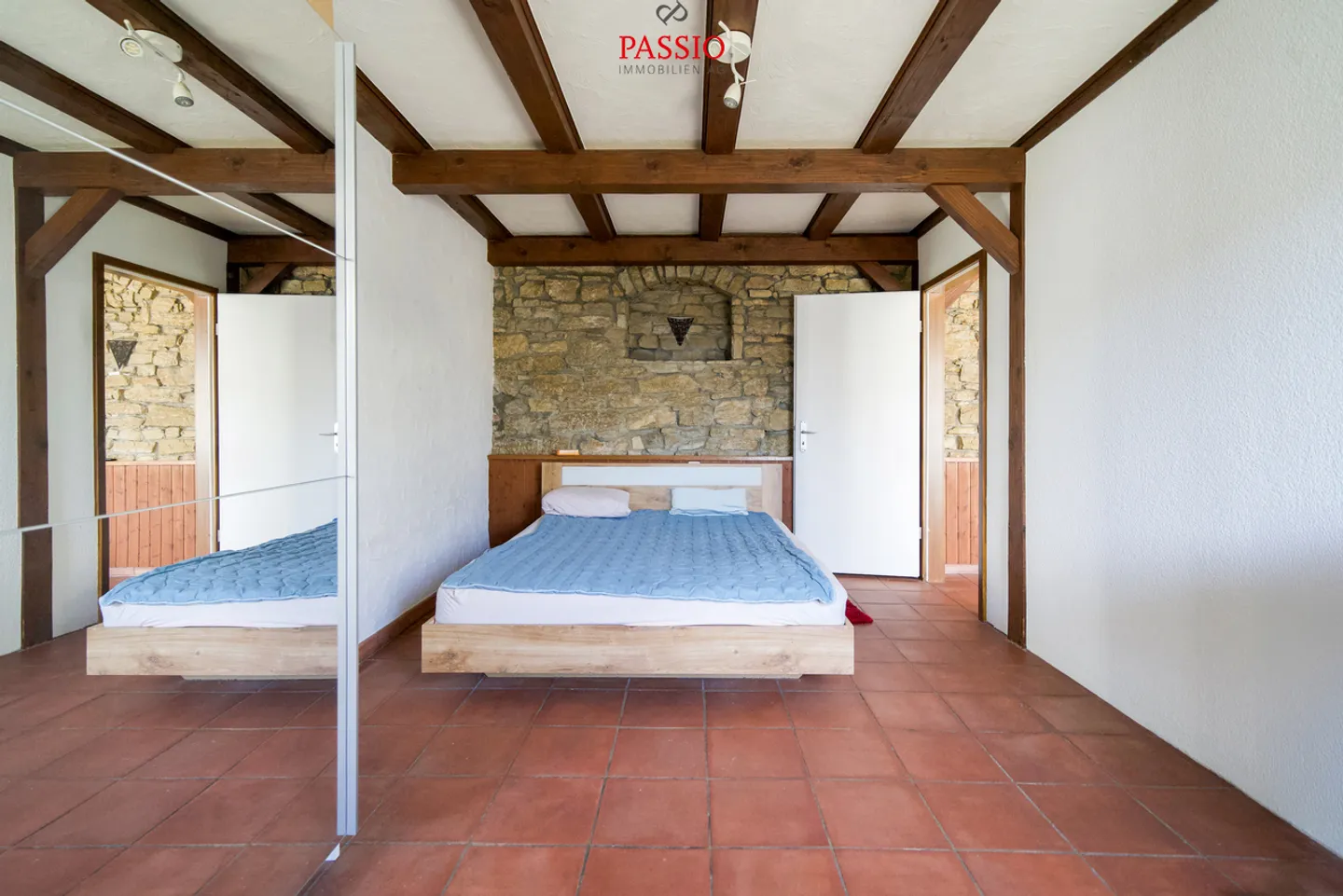 Bâtiment unique avec 3 appartements et vue imprenable - Photo 19 sur 23