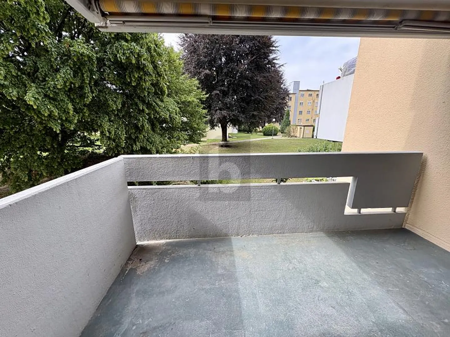 RÉNOVÉ RÉCEMMENT, AVEC UNE VUE SUR LE VERDURE - Photo 1 sur 6