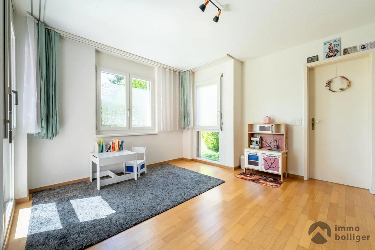 Timeless living quality & well-kept environment in Oftringen - Photo 3 of 13