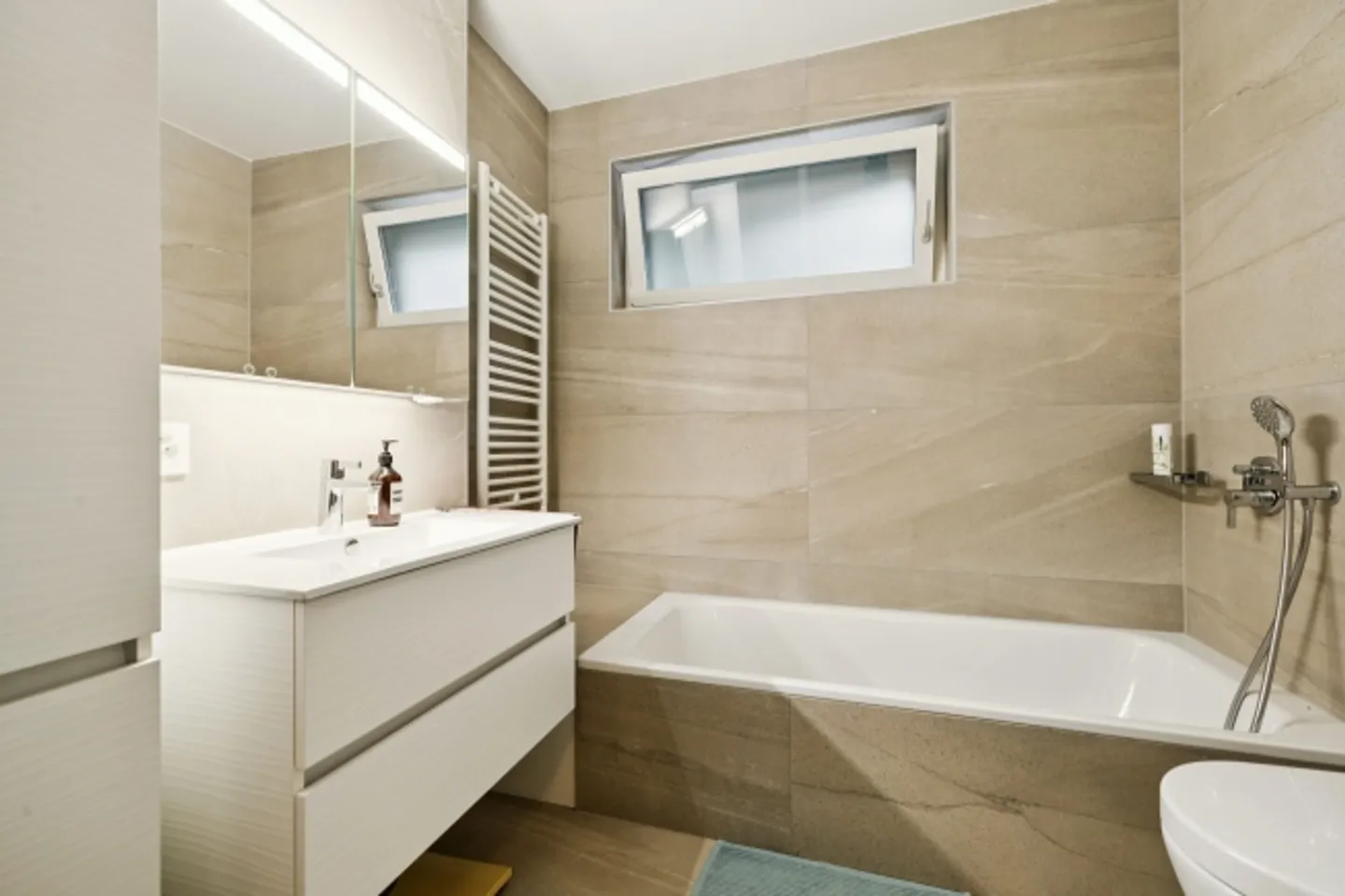 Charming 3.5-room apartment with spacious garden seating area - Photo 9 of 13