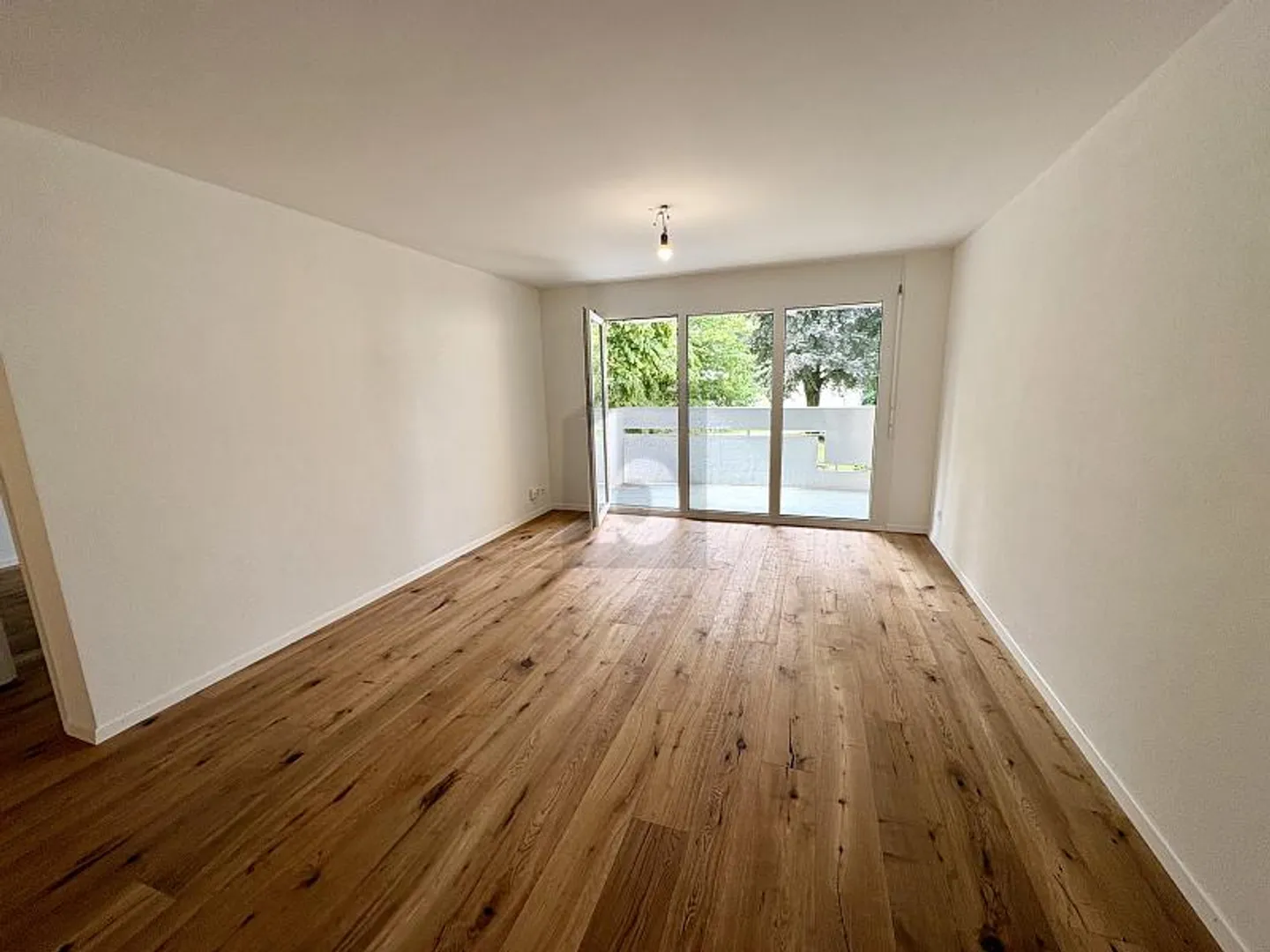 RÉNOVÉ RÉCEMMENT, AVEC UNE VUE SUR LE VERDURE - Photo 2 sur 6