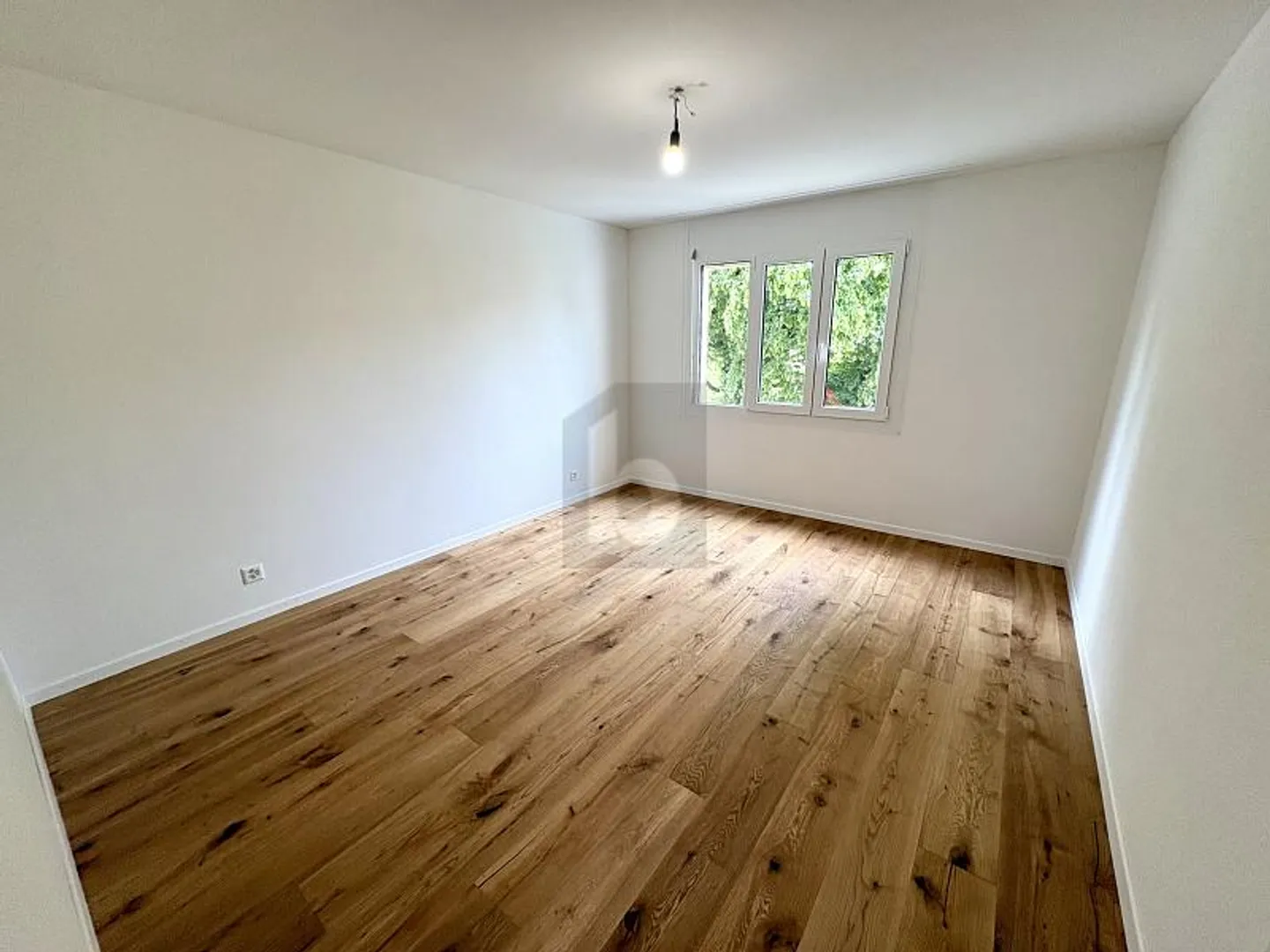 RÉNOVÉ RÉCEMMENT, AVEC UNE VUE SUR LE VERDURE - Photo 3 sur 6