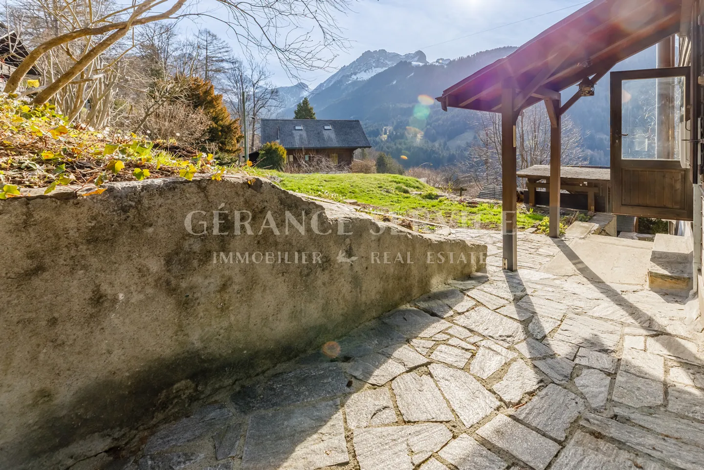 The Myosotis - Photo 20 of 26