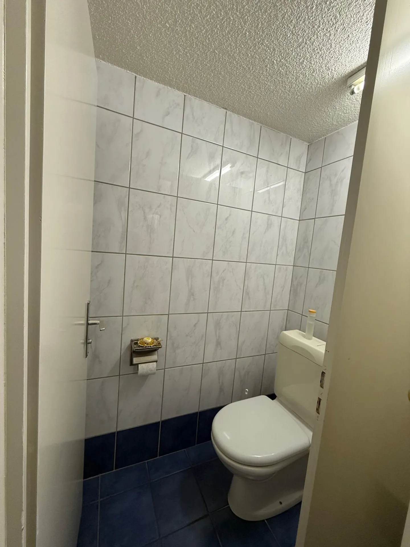 Bureau / Salle de pratique au cœur de Belp - Photo 5 sur 7