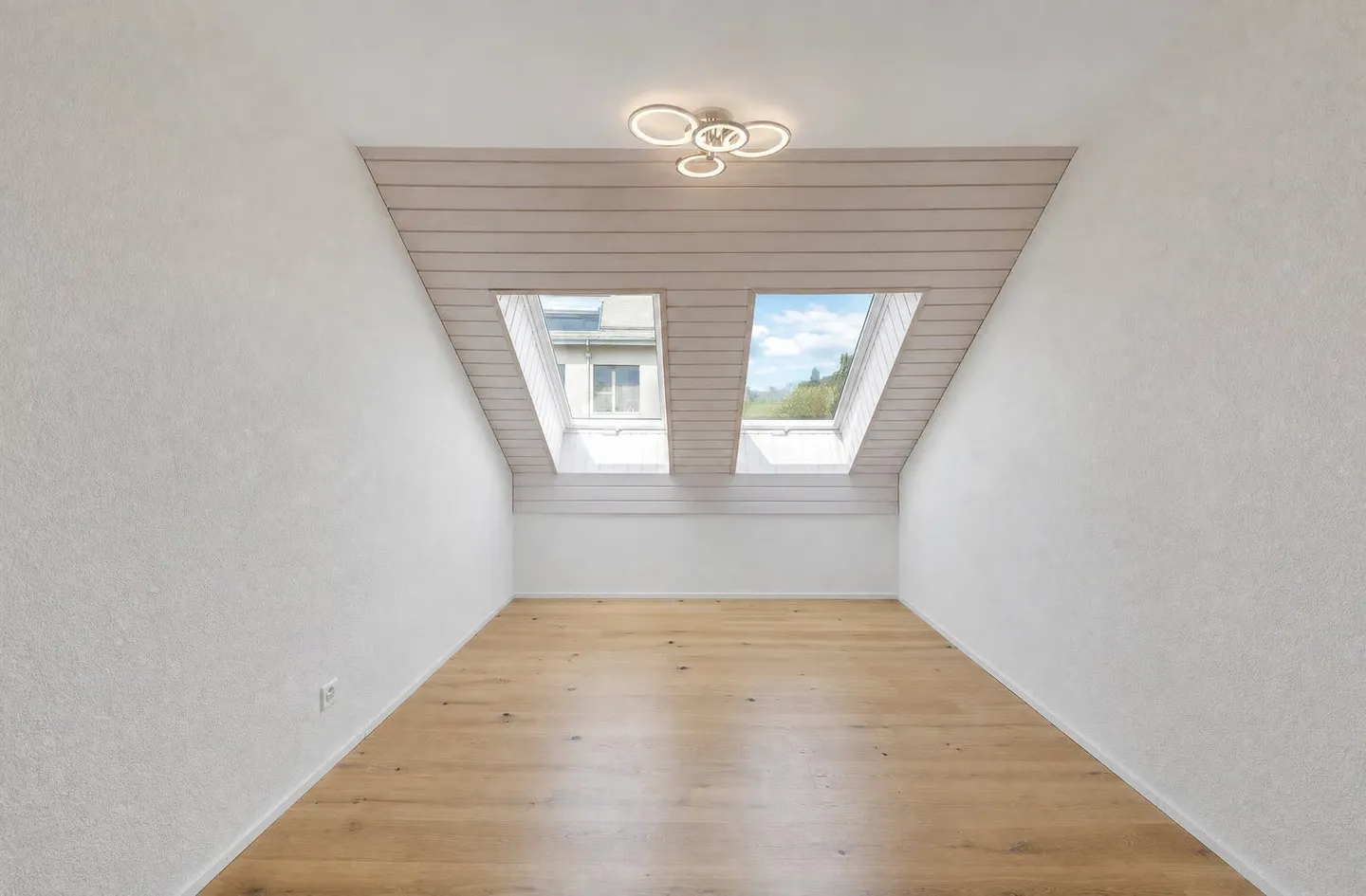 Exclusif - Maison jumelée spacieuse et lumineuse avec vue partielle sur le lac - Photo 7 sur 15