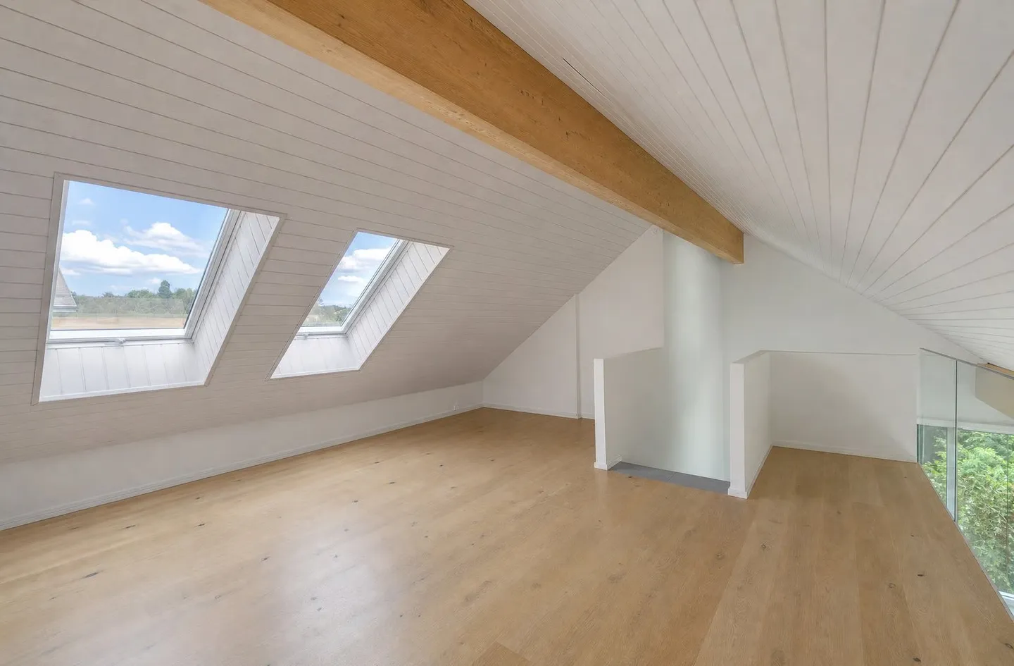 Exclusif - Maison jumelée spacieuse et lumineuse avec vue partielle sur le lac - Photo 9 sur 15