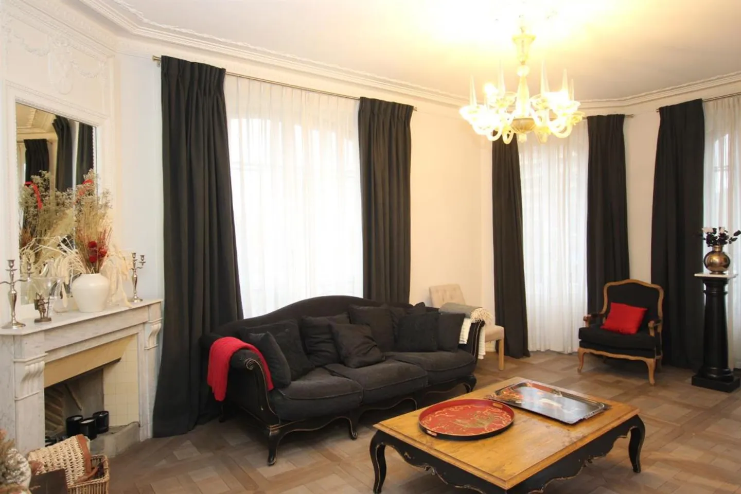 Appartamento arredato di 6,5 stanze - Foto 1 di 9