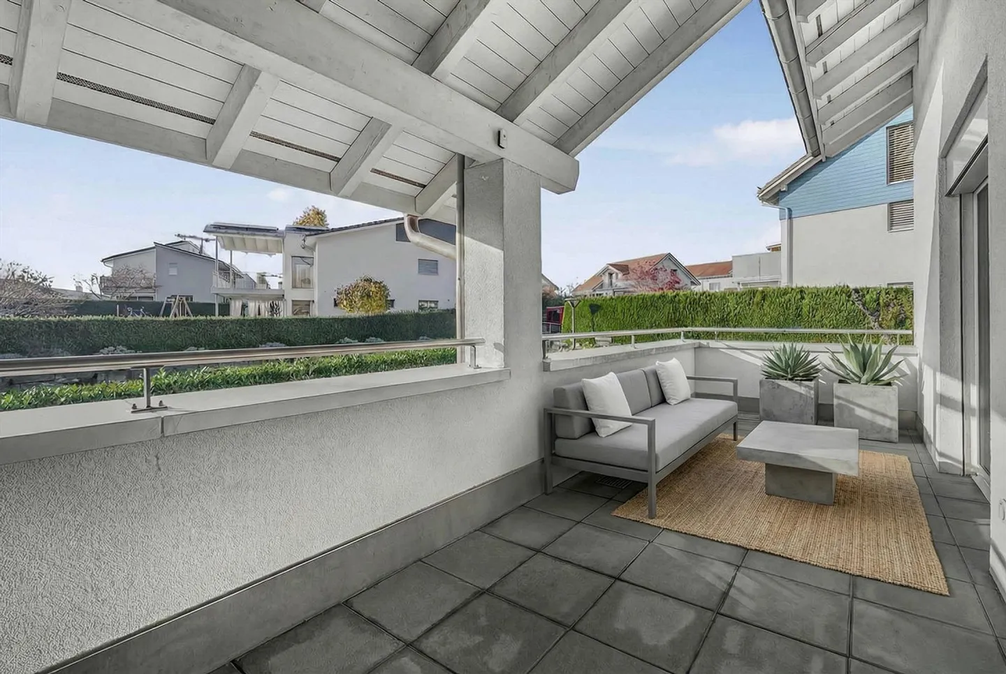 Elegant Duplex Home with Pool - Photo 5 of 5