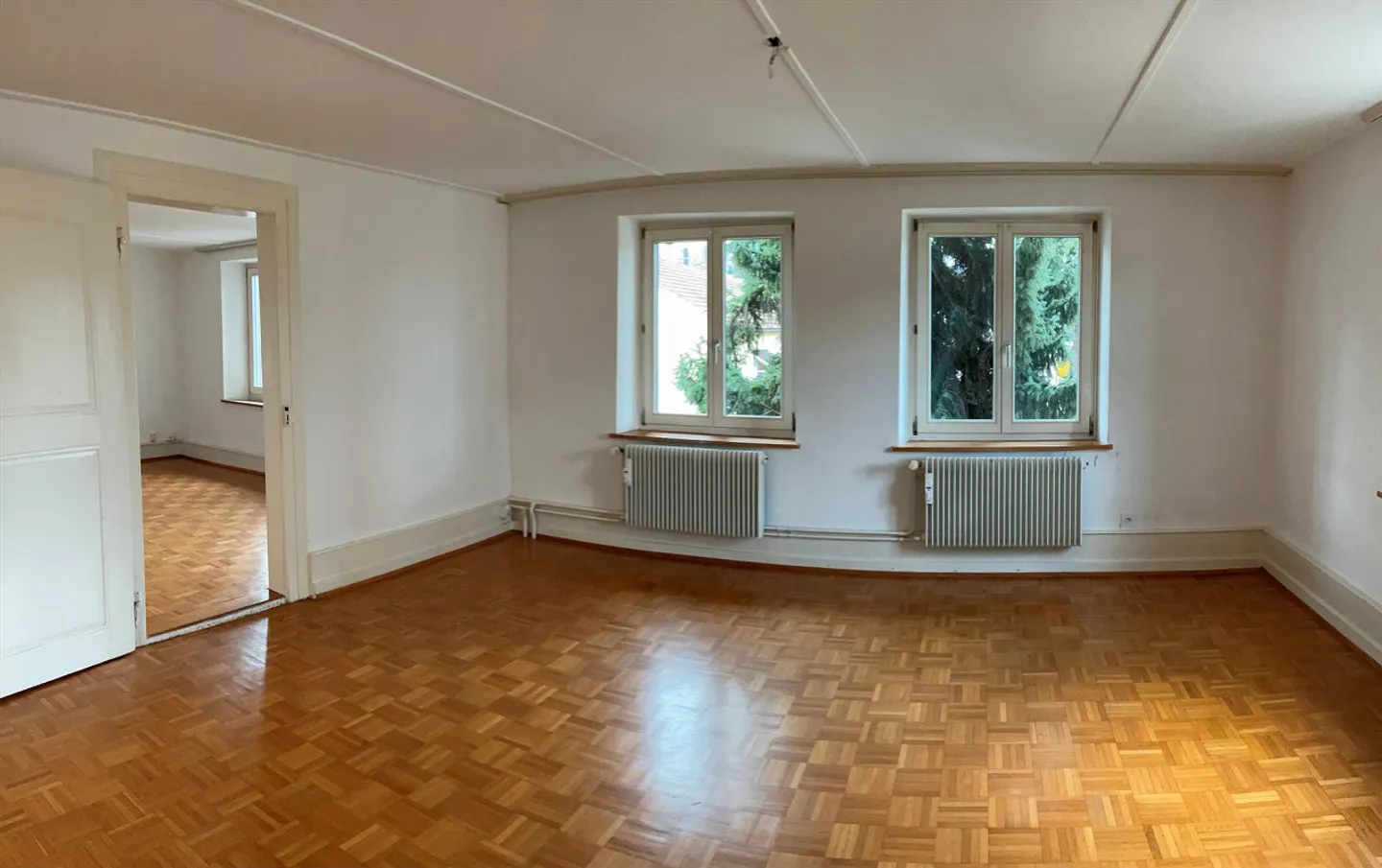 Appartement 3 pièces dans un emplacement central près de la gare - Photo 3 sur 10