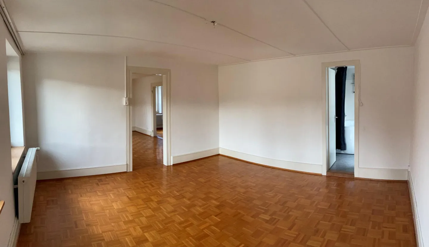 Appartement 3 pièces dans un emplacement central près de la gare - Photo 5 sur 10