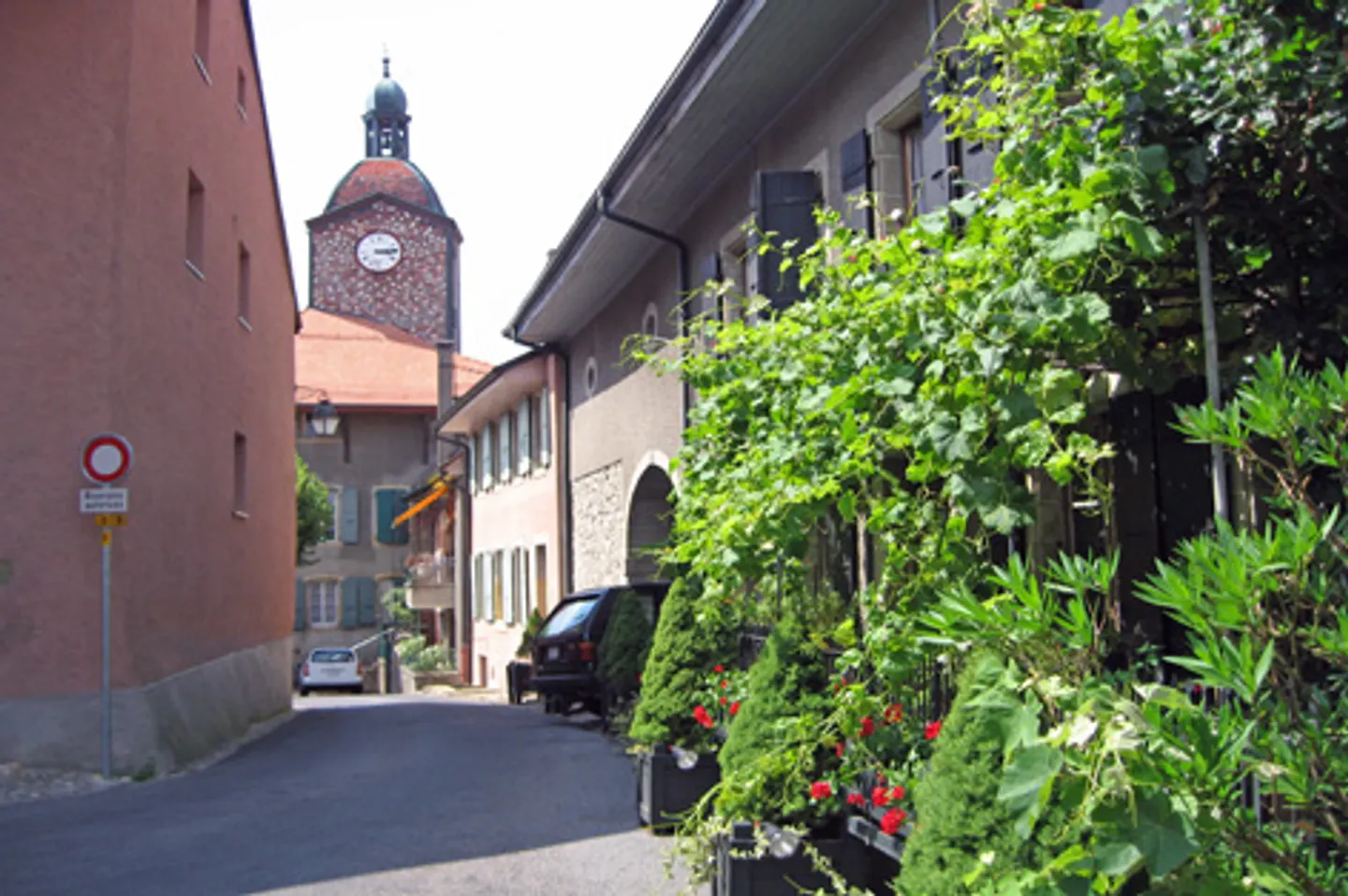 Spacious 4-room apartment in the heart of the Old Town - Photo 2 of 3