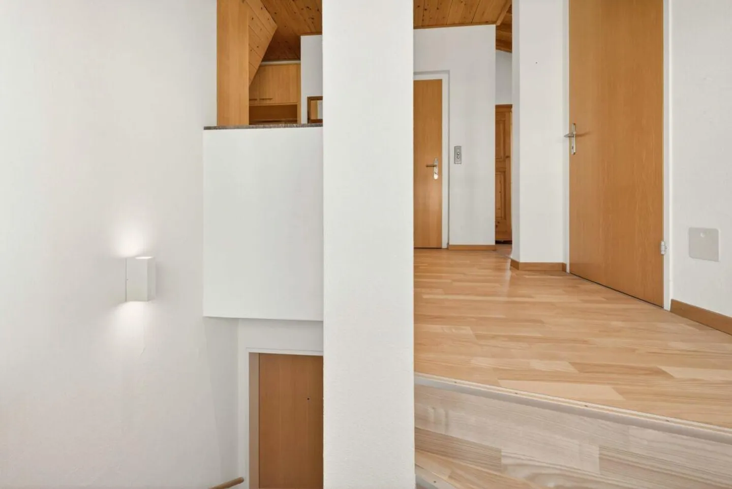 Charmante Dachwohnung mit Wintergarten - Foto 10 von 26