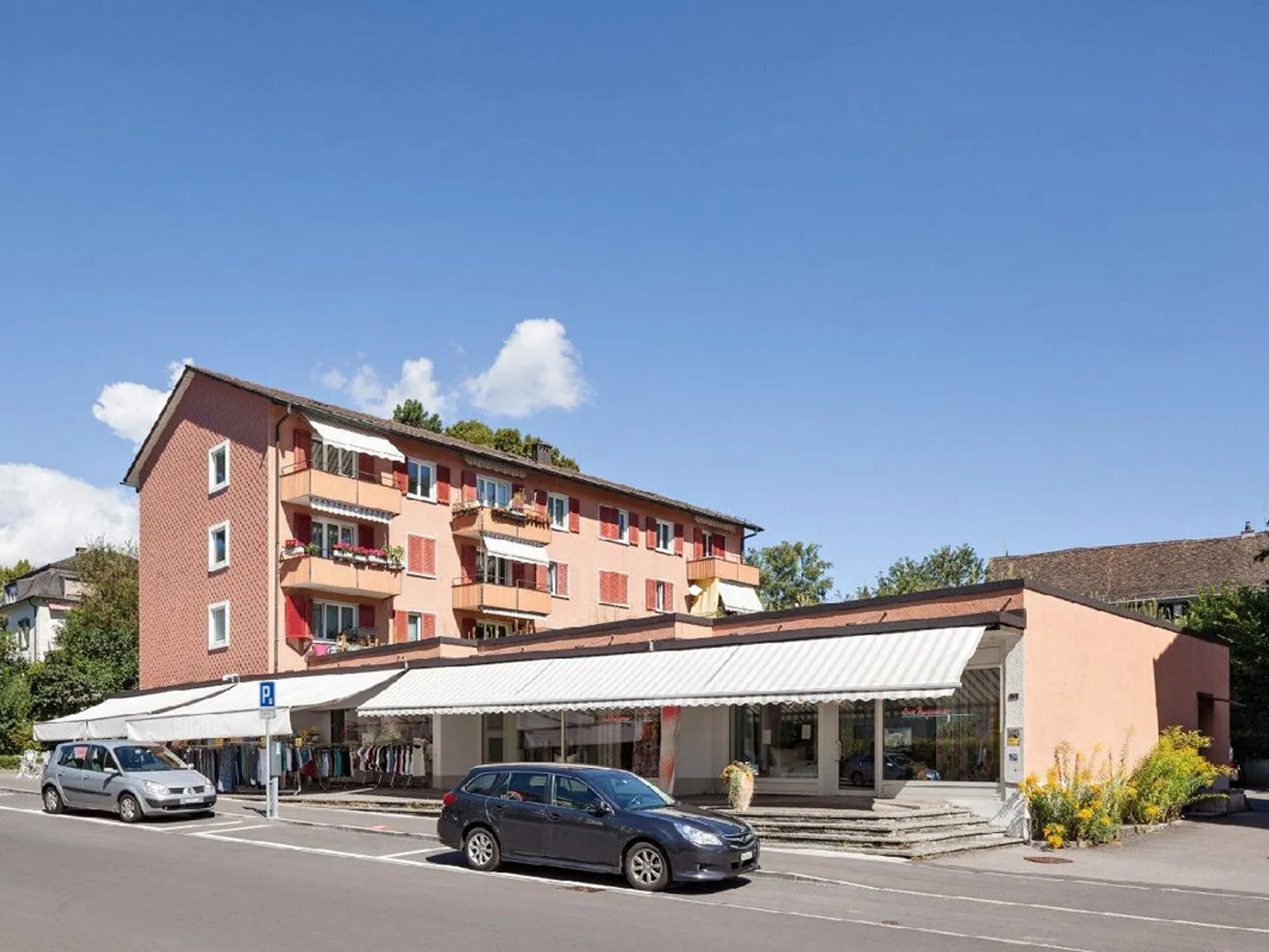 Appartamento luminoso con 4 stanze in un tranquillo quartiere residenziale - Foto 1 di 9