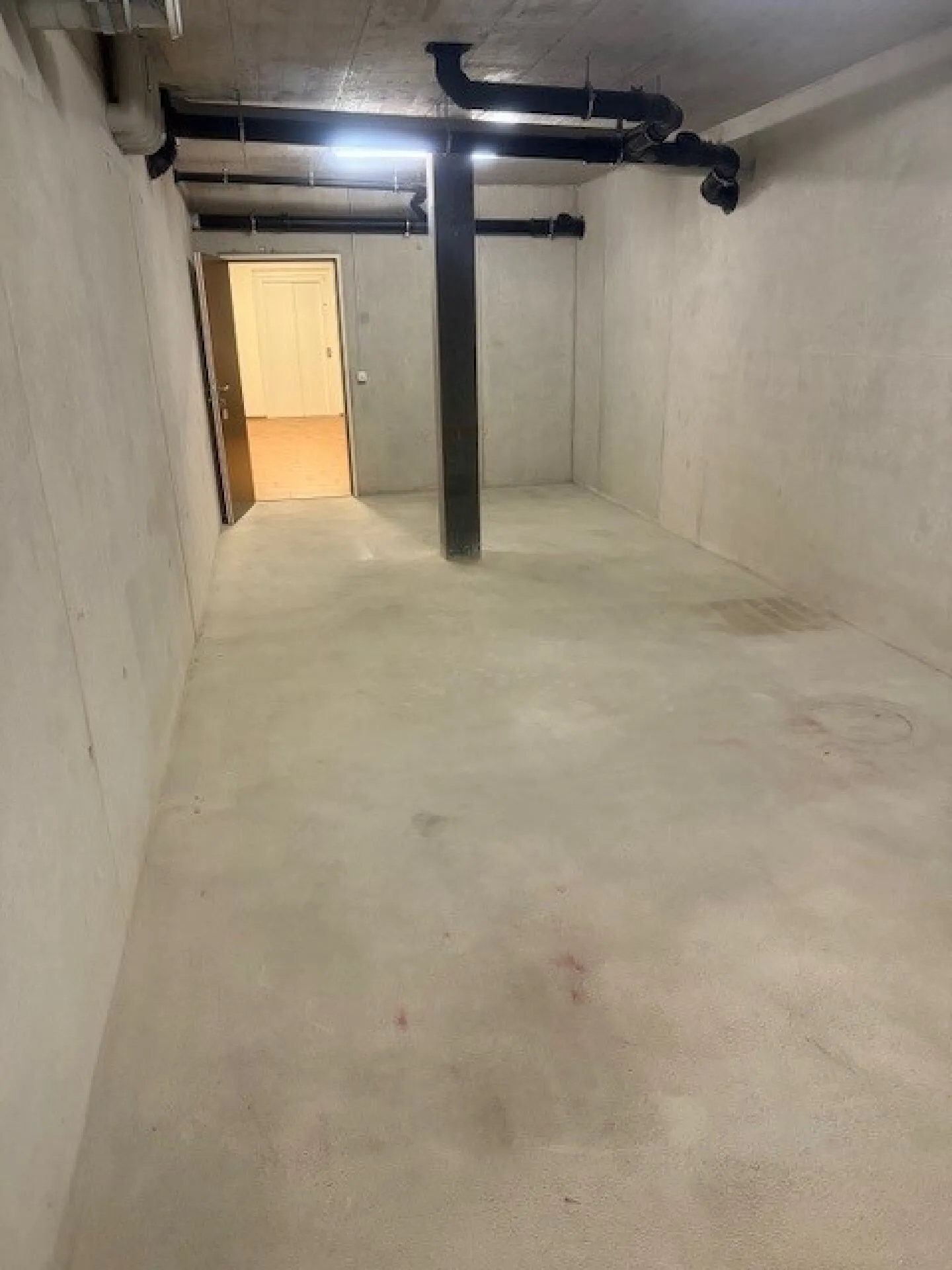 29 m2 large craft room in Eschenbach is looking for YOU! - Photo 4 of 5