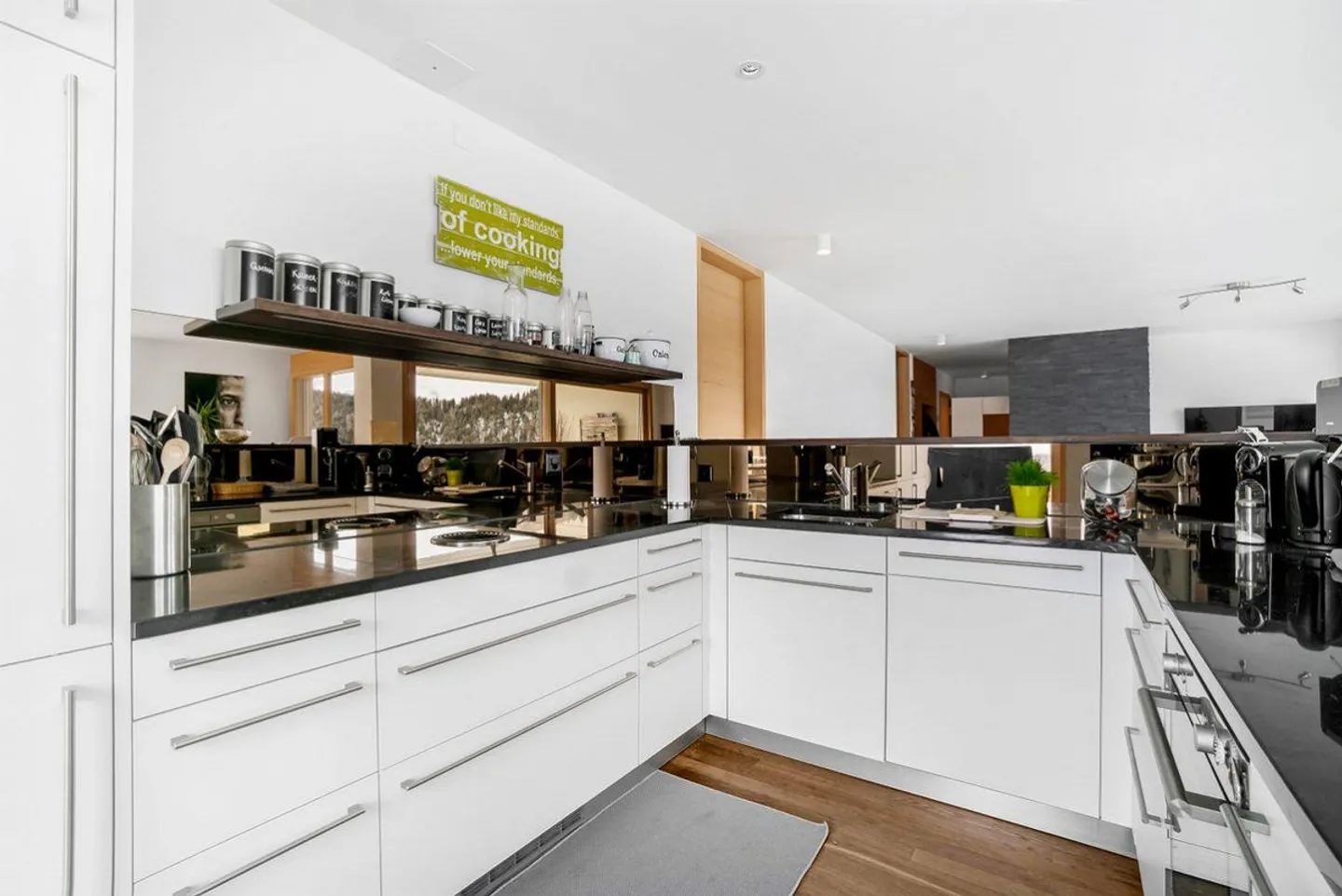 Like-new holiday apartment with panoramic view - Photo 5 of 8