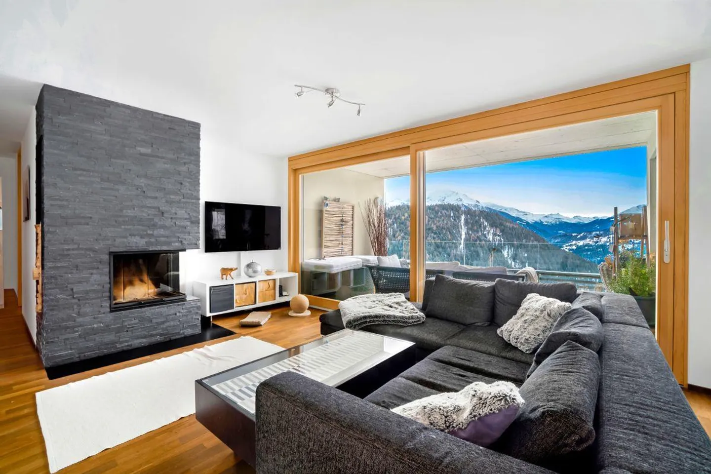 Like-new holiday apartment with panoramic view - Photo 6 of 8