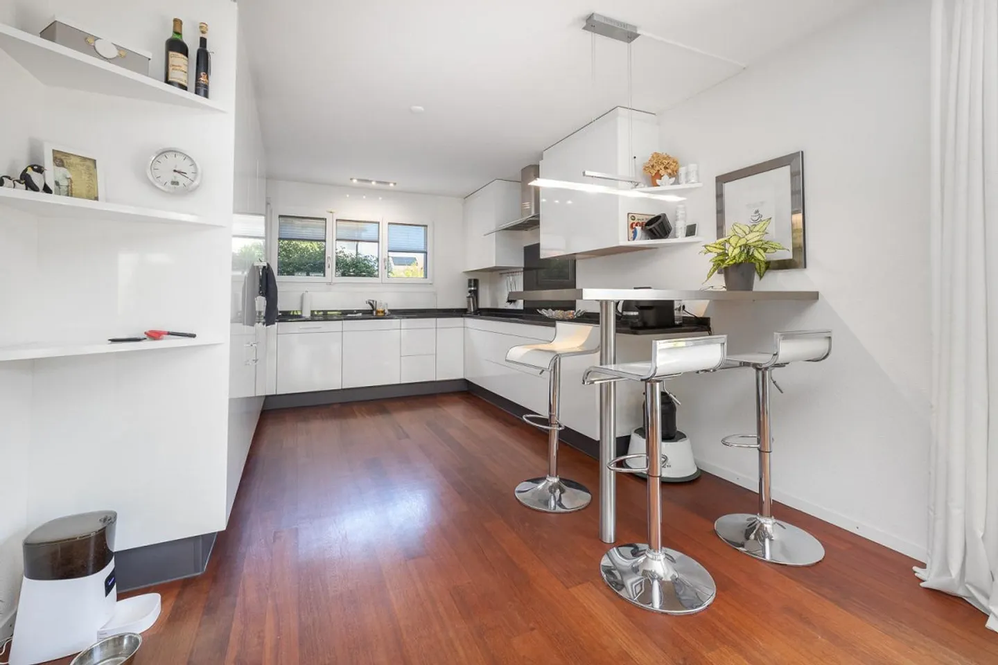 Stilvolles Reihenhaus bei Greifensee - Foto 3 von 13