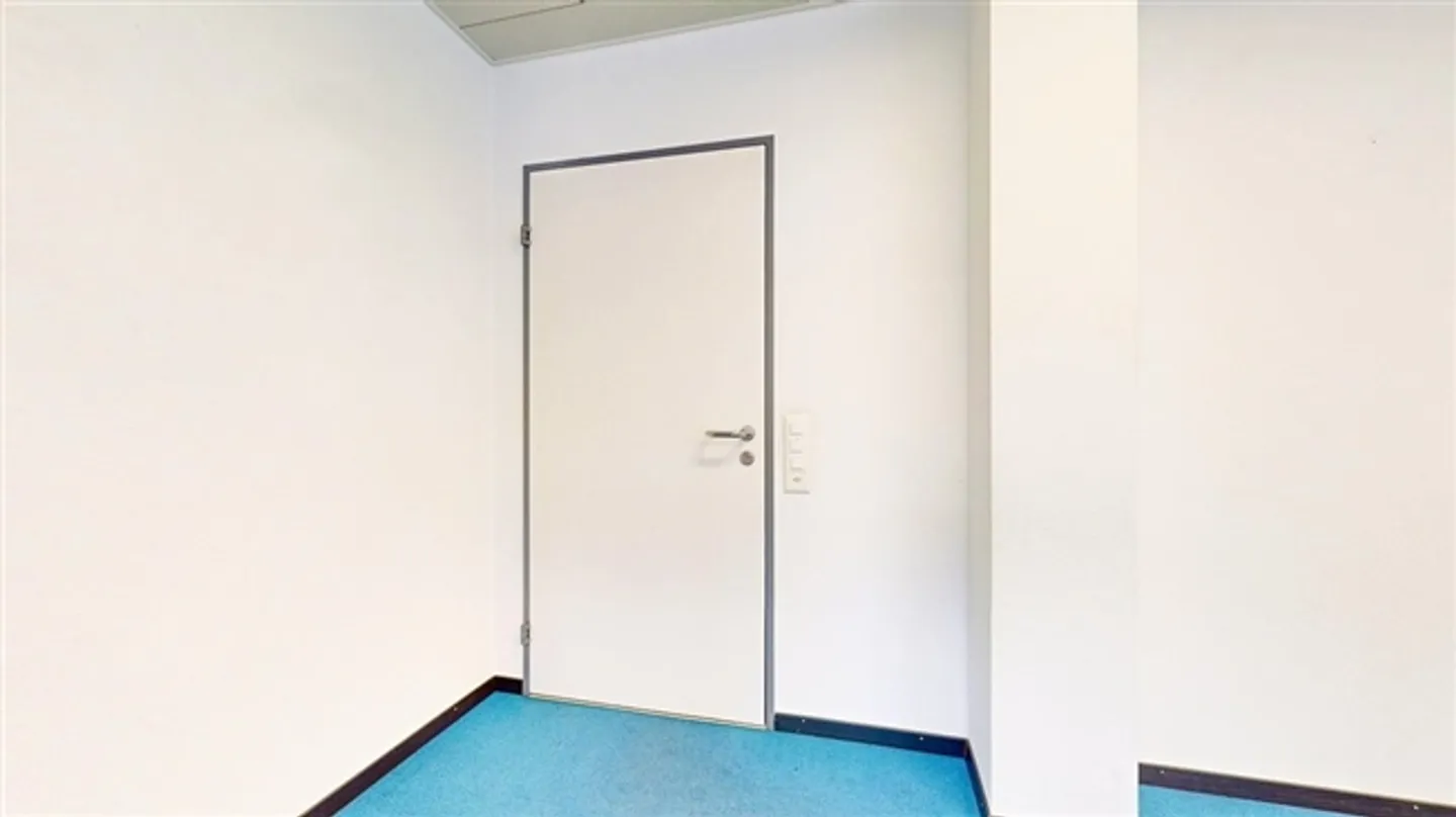 Looking for an Office? - Photo 6 of 11