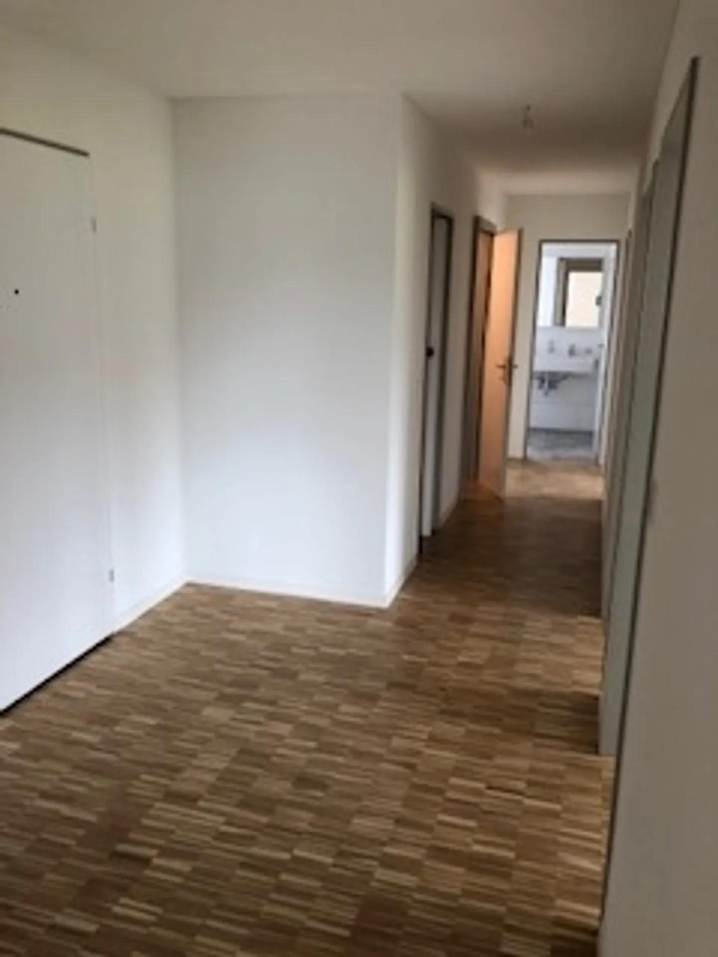Bel appartement lumineux de 4 1/2 pièces à louer à Reiden - Photo 5 sur 11