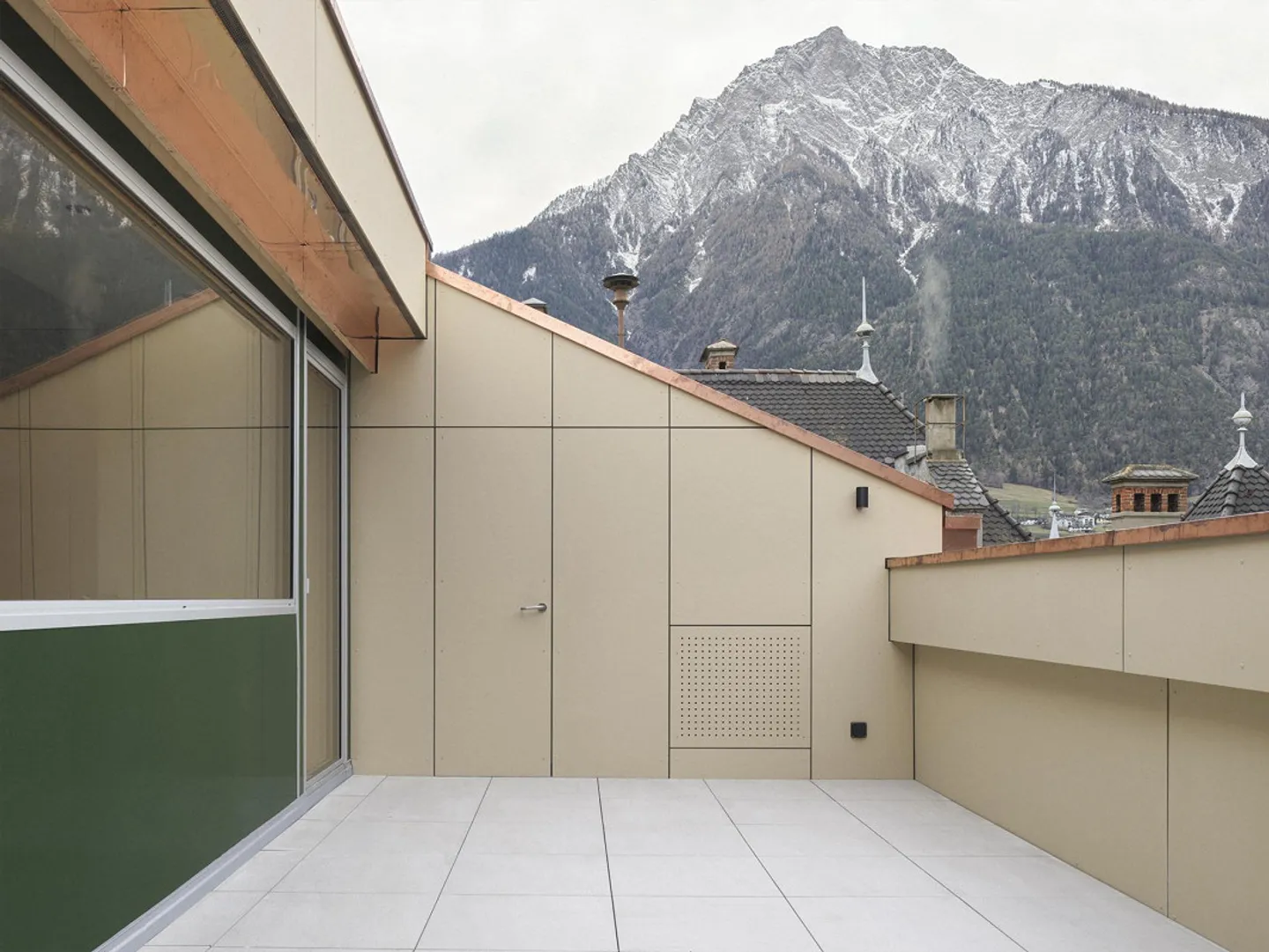 Appartement penthouse spacieux de 4½ pièces au cœur de Brig - Photo 3 sur 9