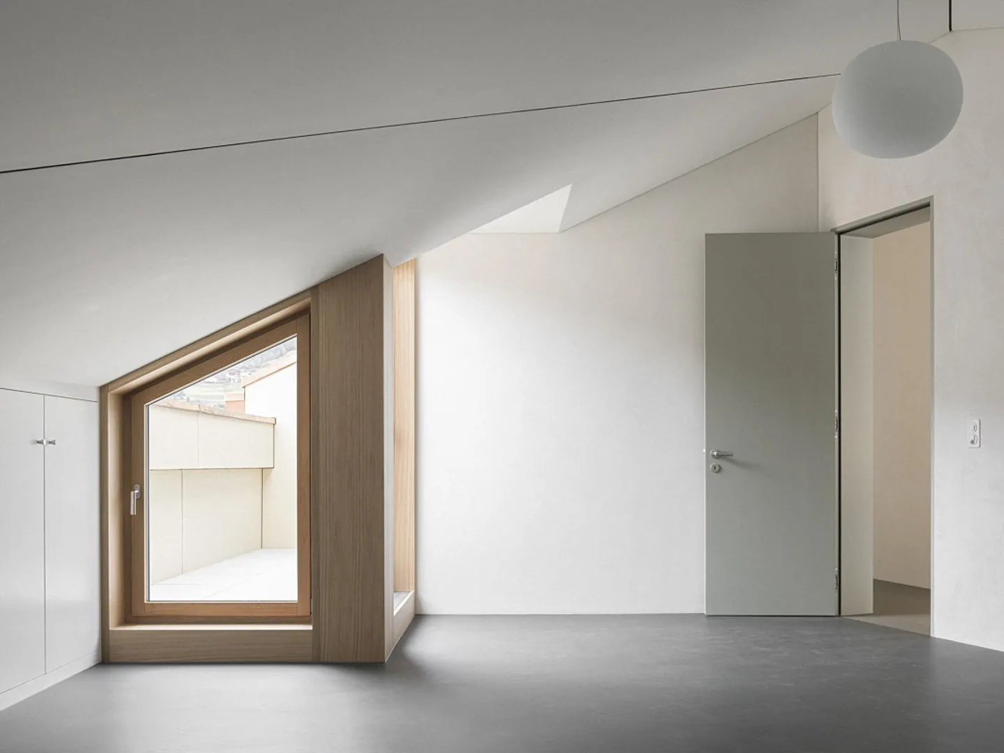 Appartement penthouse spacieux de 4½ pièces au cœur de Brig - Photo 4 sur 9