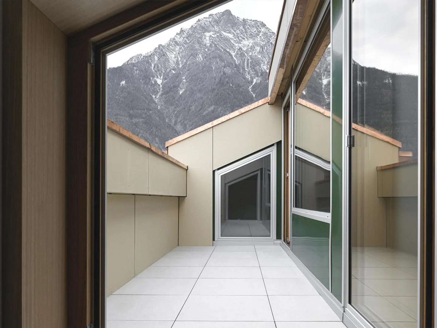 Appartement penthouse spacieux de 4½ pièces au cœur de Brig - Photo 5 sur 9