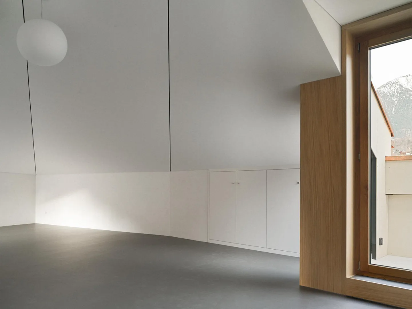 Appartement penthouse spacieux de 4½ pièces au cœur de Brig - Photo 8 sur 9