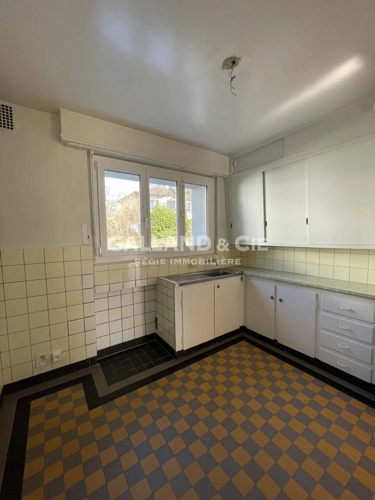 Appartamento di 3 stanze e hall al 1° piano - Foto 7 di 8