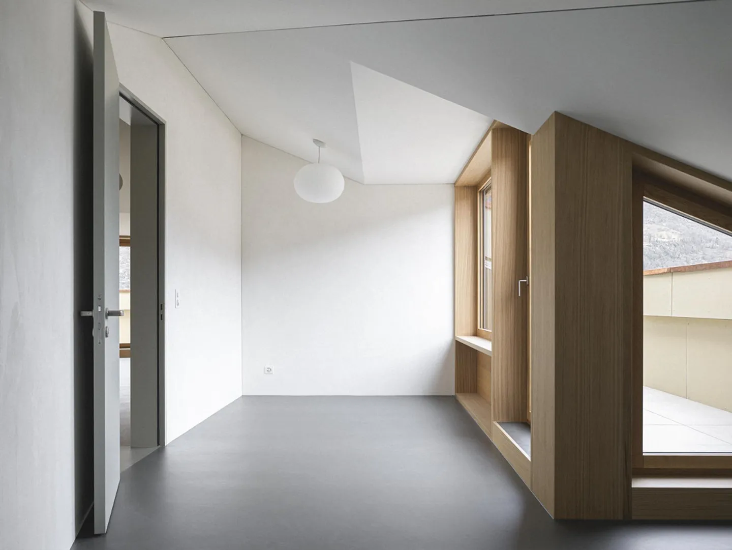 Appartement penthouse spacieux de 4½ pièces au cœur de Brig - Photo 6 sur 9