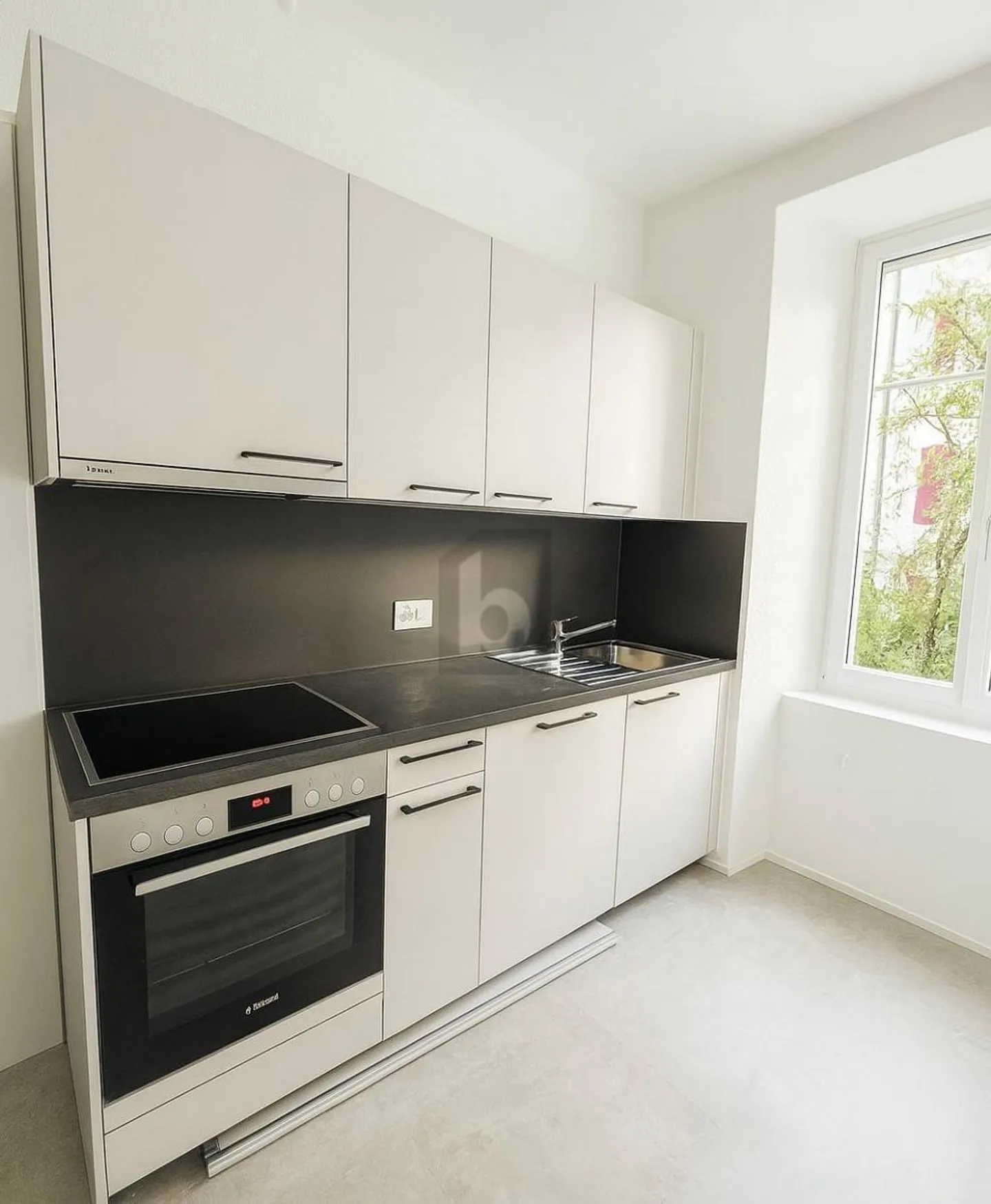 NEU RENOVIERT 1 NETTO MIETE ANGEBOTEN - Foto 3 von 6