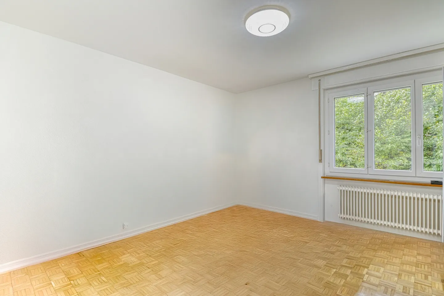 Renovierte 3,5-Zimmer-Wohnung in der Nähe des Schwimmbads und der Innenstadt - Foto 7 von 8