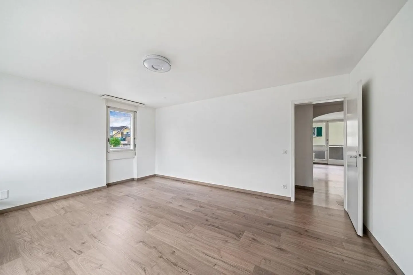 Moderne 3.5-Zimmerwohnung mitten in Kriens - Foto 2 von 9