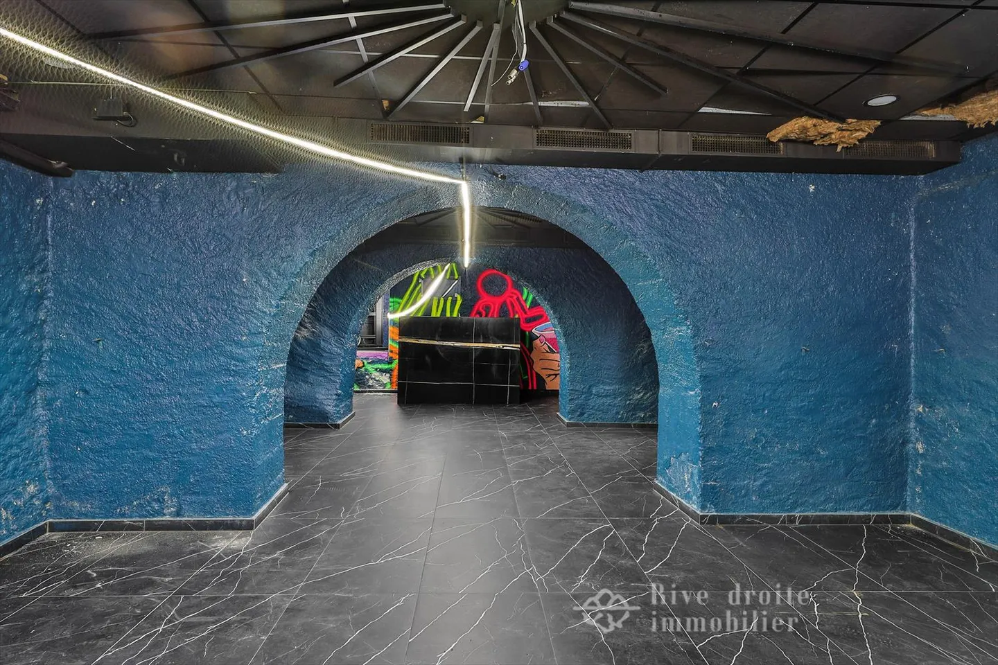 Commercial for rent - Photo 3 of 11