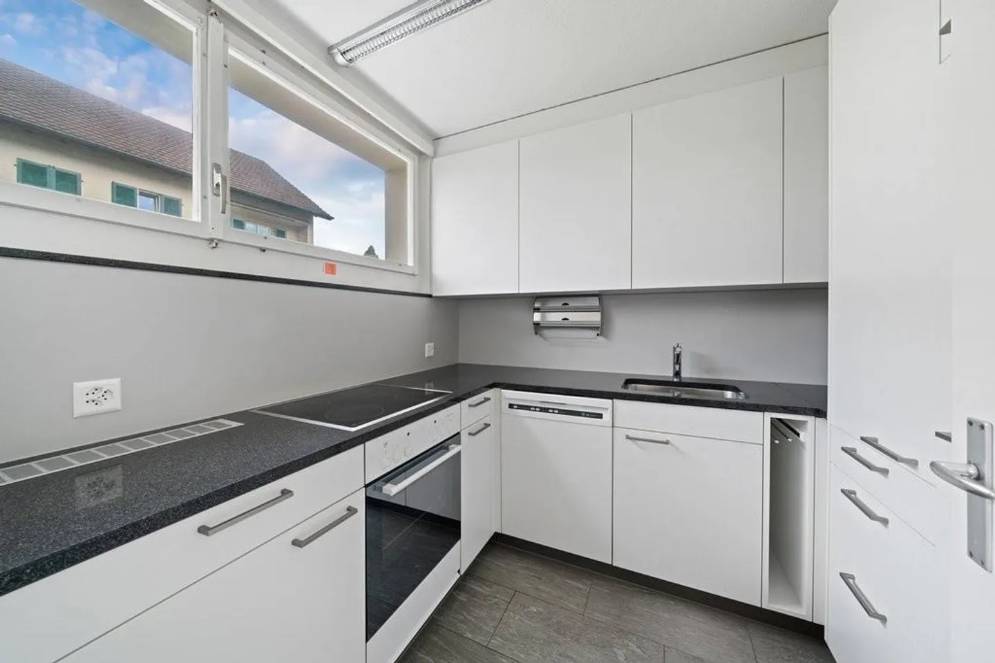 Moderne 3.5-Zimmerwohnung mitten in Kriens - Foto 3 von 9