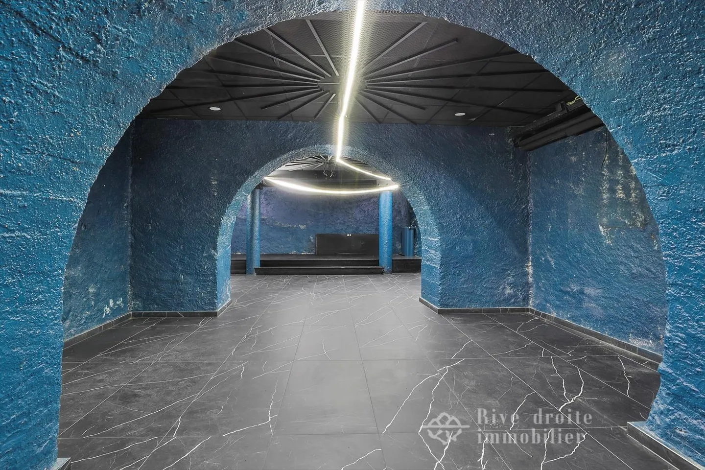 Commercial for rent - Photo 4 of 11