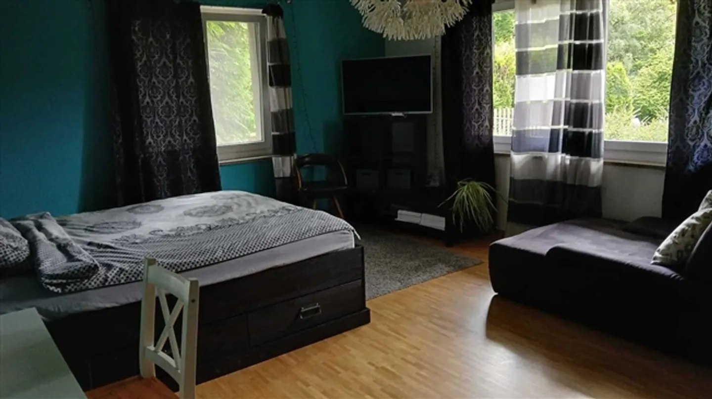 2½ ZI-WOHNUNG IN ST. GALLEN - ROSENBERG, MÖBLIERT, TEMPORÄR - Foto 3 von 10