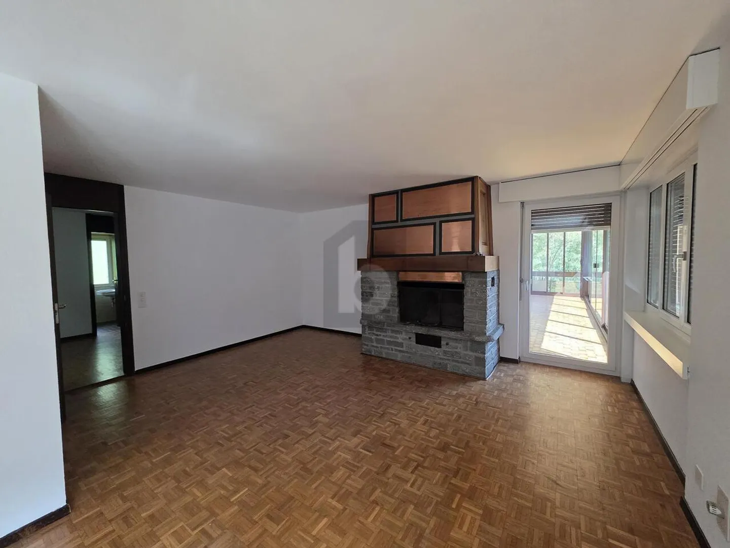 SPACIOUS AND WELCOMING IN A QUIET LOCATION - Photo 5 of 6