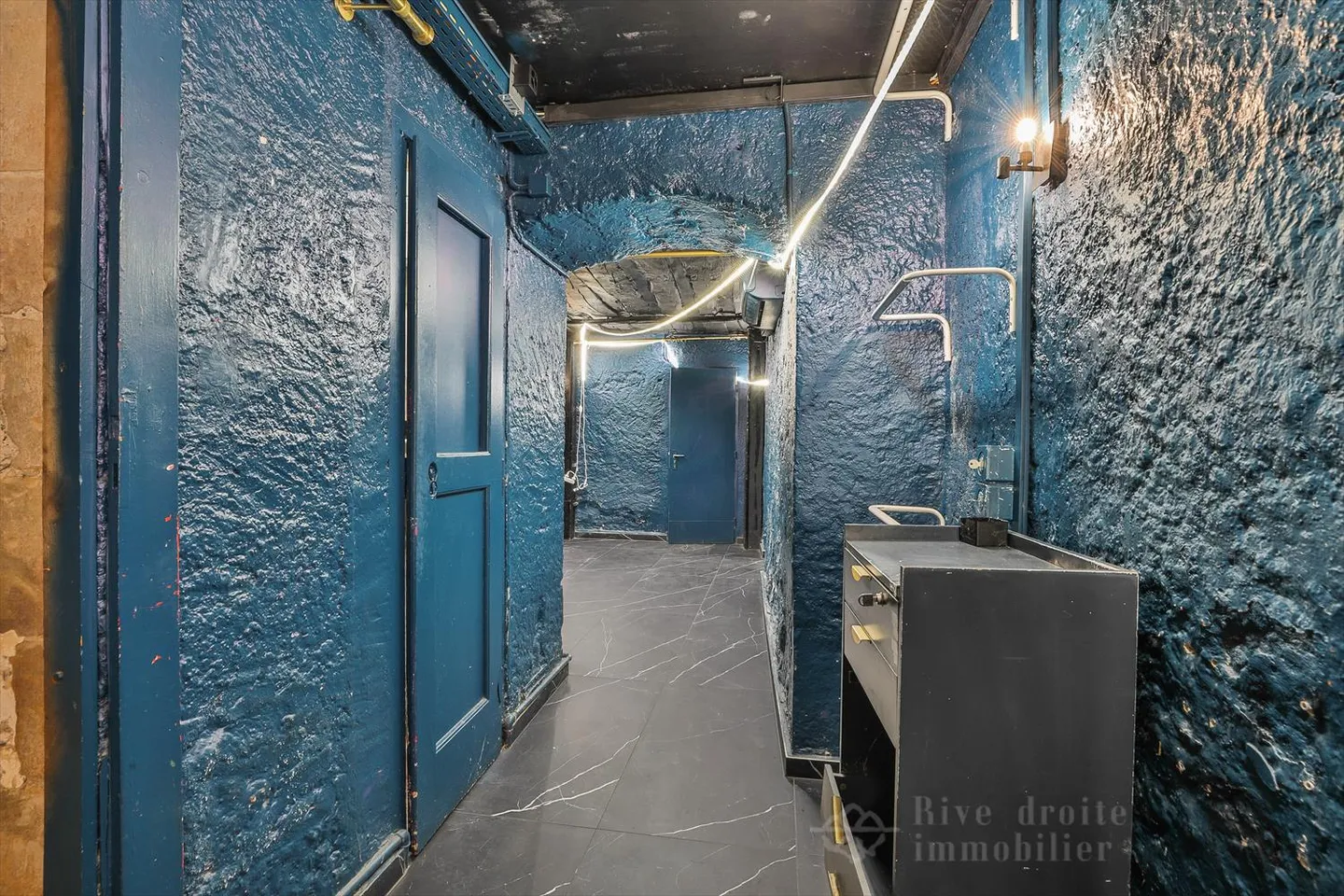 Commercial for rent - Photo 8 of 11