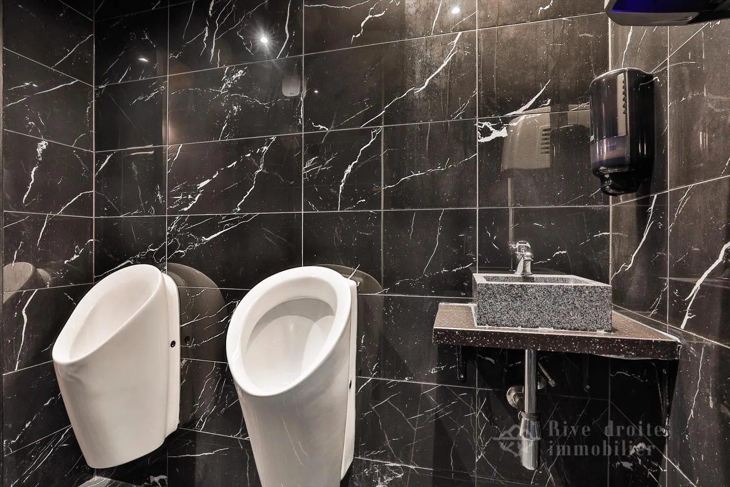 Commercial for rent - Photo 11 of 11