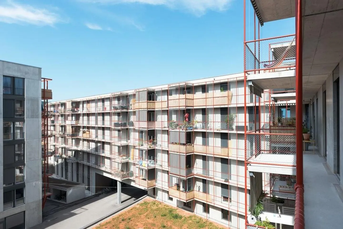 RENT WITHOUT DEPOSIT - Urban Quality of Life in Zwicky Süd - Photo 1 of 7